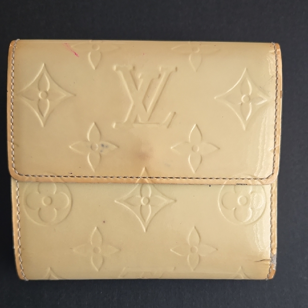 Louis Vuitton Vernis Women’s Tri-Fold Wallet